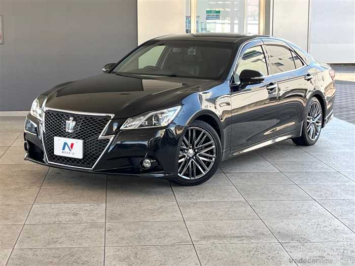 2013 Toyota Crown Hybrid