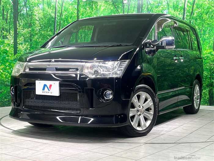 2011 Mitsubishi Delica D5