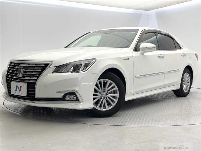 2017 Toyota Crown Hybrid