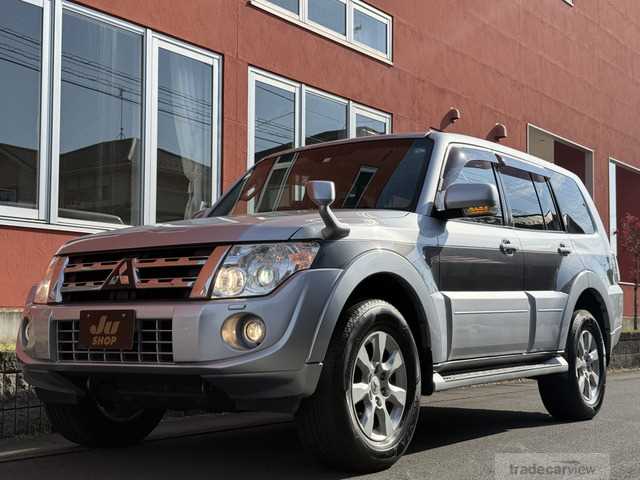 2014 Mitsubishi Pajero