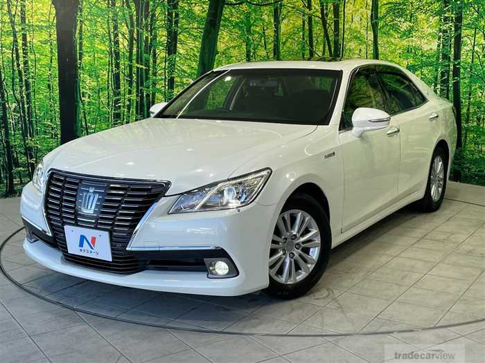 2013 Toyota Crown Hybrid