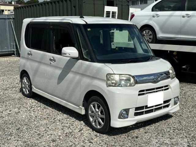 2012 Daihatsu Tanto