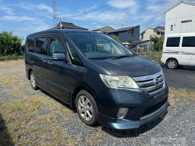 2011 Nissan Serena