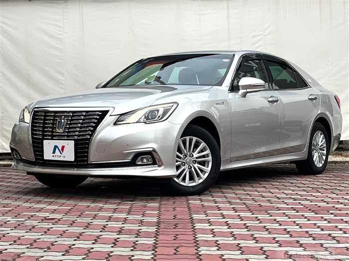 2016 Toyota Crown Hybrid