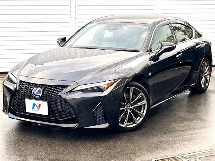 2021 Lexus IS