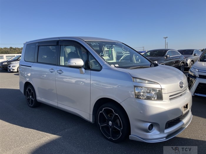 2007 Toyota Voxy