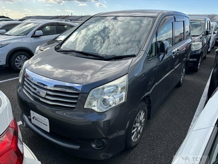 2010 Toyota Noah