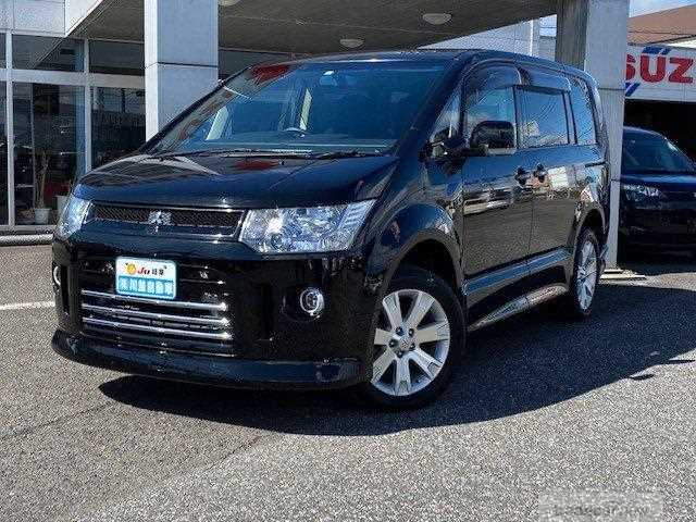 2013 Mitsubishi Delica D5