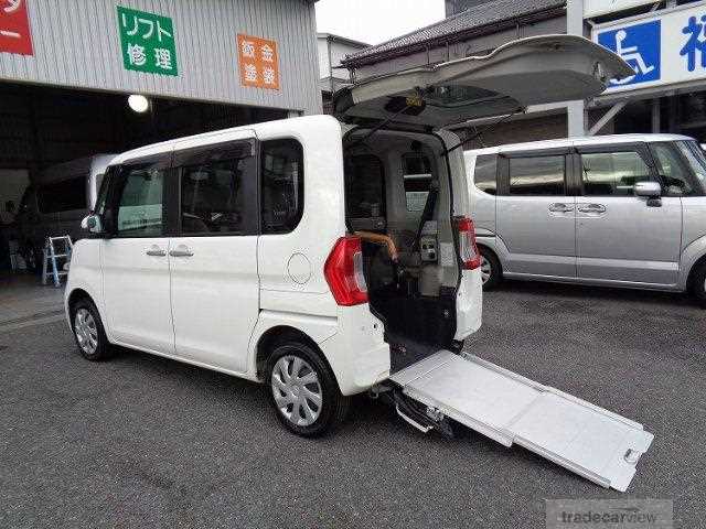 2018 Daihatsu Tanto