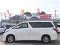 2013 Toyota Alphard Hybrid