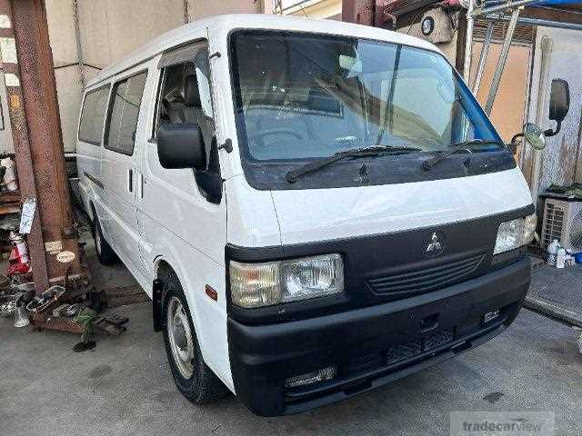 2005 Mitsubishi Delica Cargo