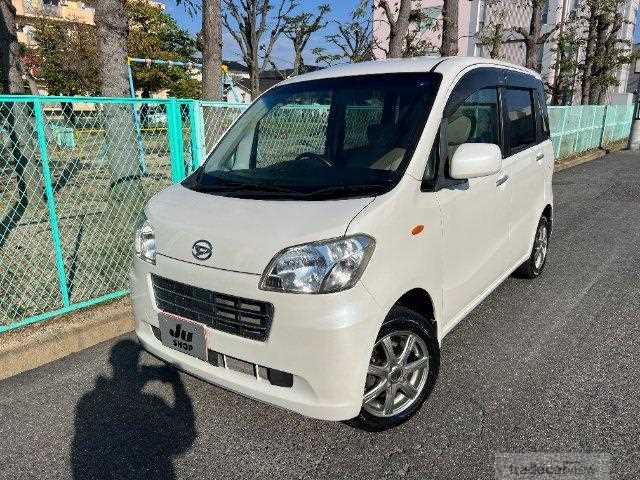 2011 Daihatsu Tant Exe