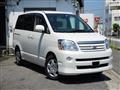 2005 Toyota Noah