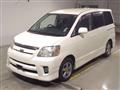 2005 Toyota Noah