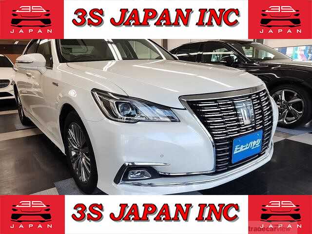 2015 Toyota Crown Hybrid