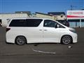 2013 Toyota Alphard