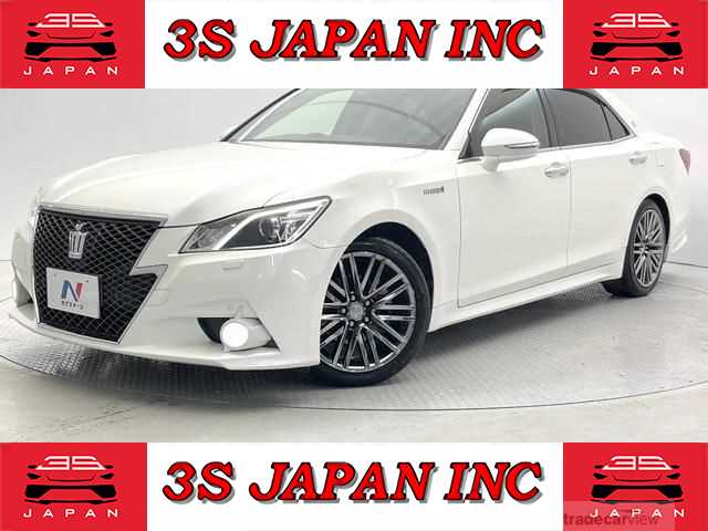 2013 Toyota Crown Hybrid