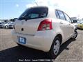 2005 Toyota Vitz