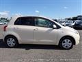 2005 Toyota Vitz