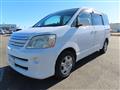 2005 Toyota Noah