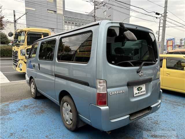 2005 Nissan Caravan