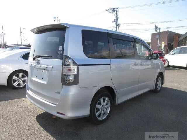 2007 Toyota Voxy