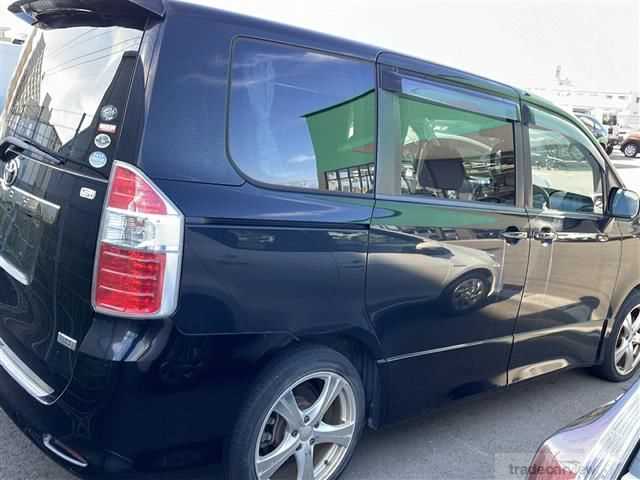 2007 Toyota Noah