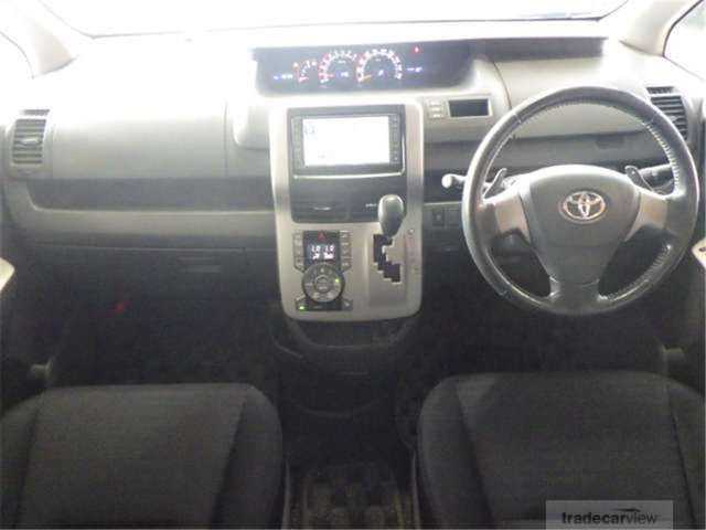 2007 Toyota Voxy