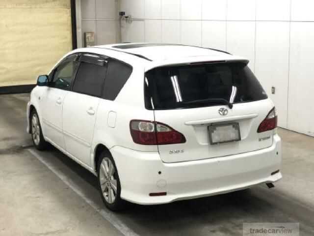 2003 Toyota Ipsum