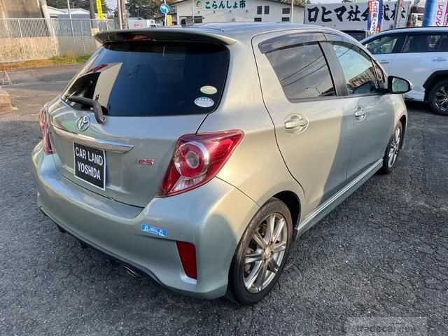 2011 Toyota Vitz