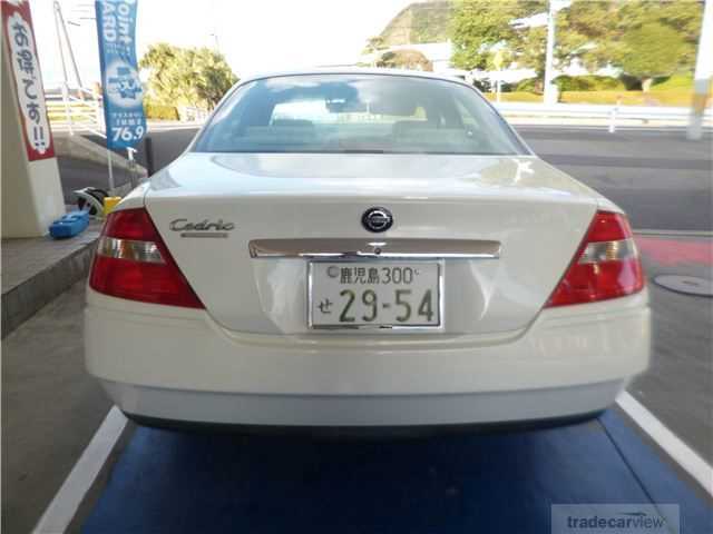 2000 Nissan Cedric