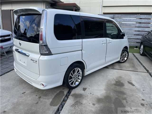 2007 Nissan Serena