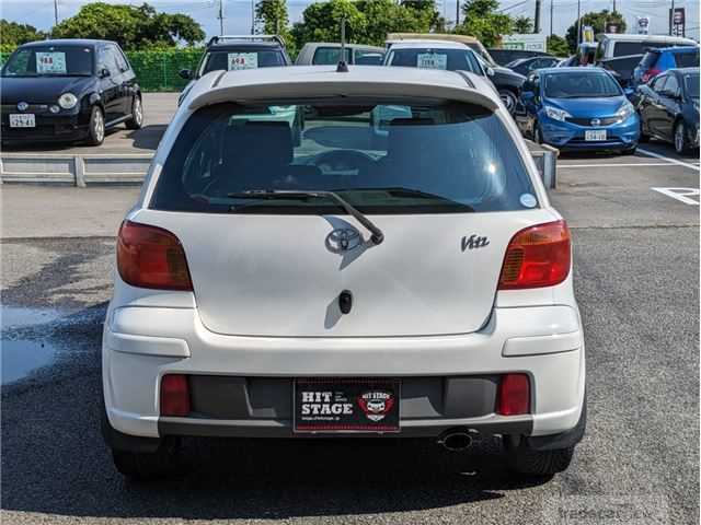 2004 Toyota Vitz