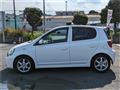 2004 Toyota Vitz