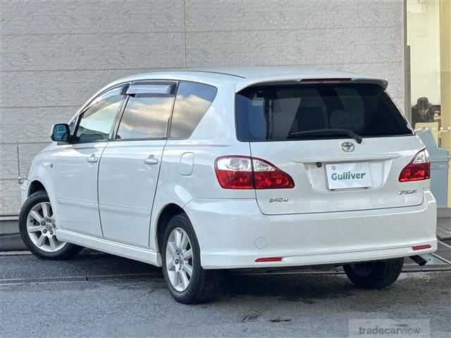 2004 Toyota Ipsum