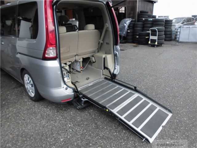 2010 Nissan Serena