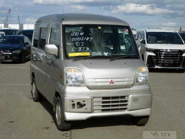 2000 Mitsubishi Town Box