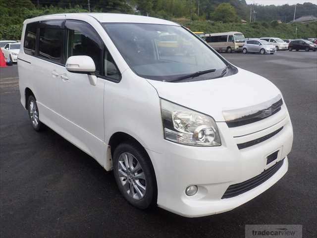 2010 Toyota Noah