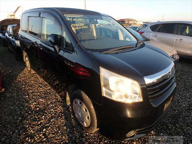 2009 Toyota Noah