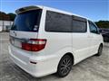 2004 Toyota Alphard