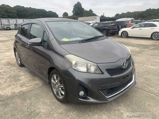 2011 Toyota Vitz