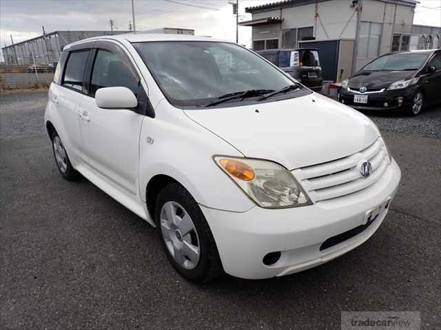 2005 Toyota IST