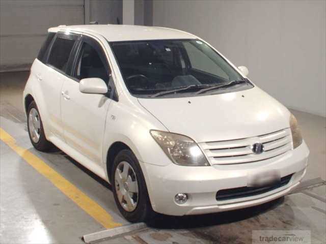 2005 Toyota IST