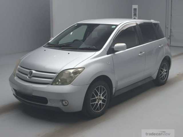 2005 Toyota IST