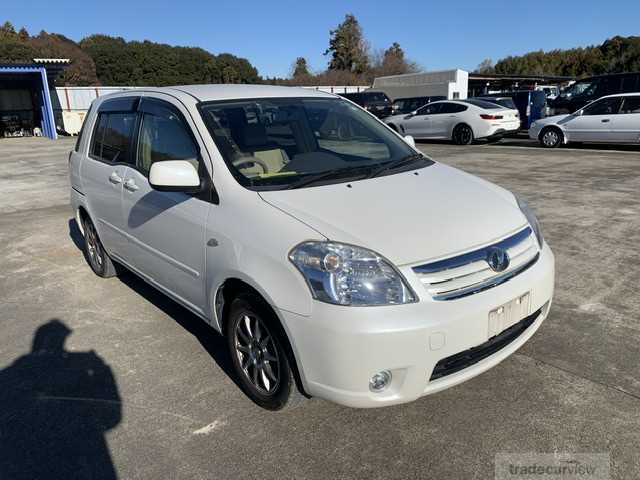 2011 Toyota Raum