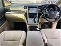 2013 Toyota Alphard Hybrid