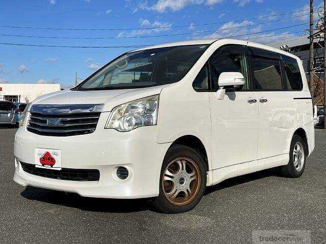 2011 Toyota Noah