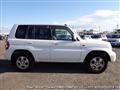 2000 Mitsubishi Pajero iO